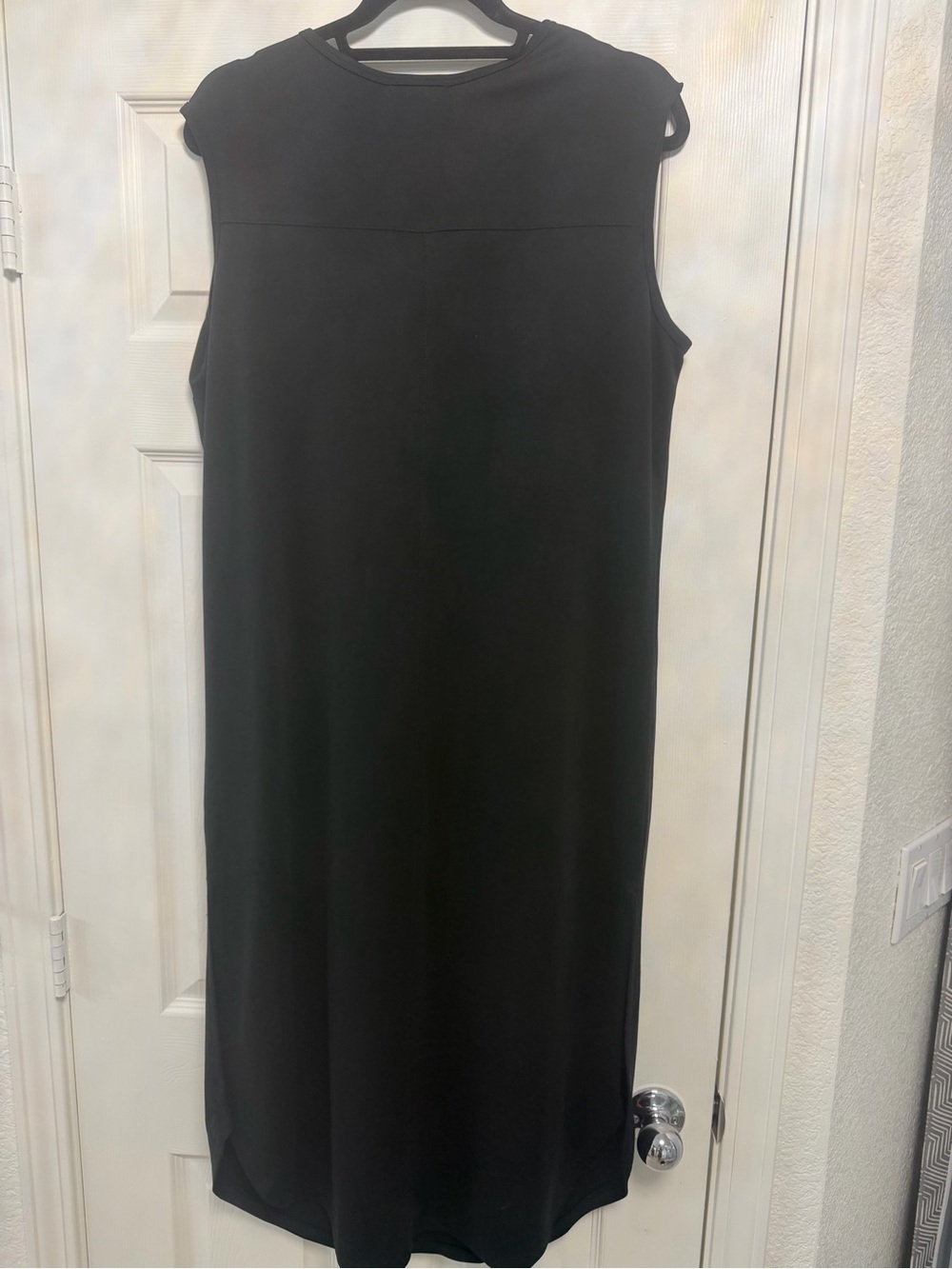 Bar III Black Shoulder Studded Sleeveless V-neck Midi Shift/Tunic Dress, Size M - Picture 3 of 4